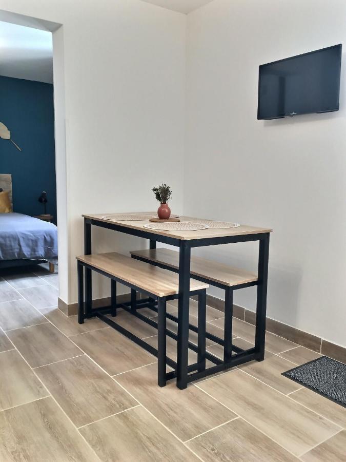 Bleu Lavande - Coquet Appartement Ambiance Village Istres Extérieur photo