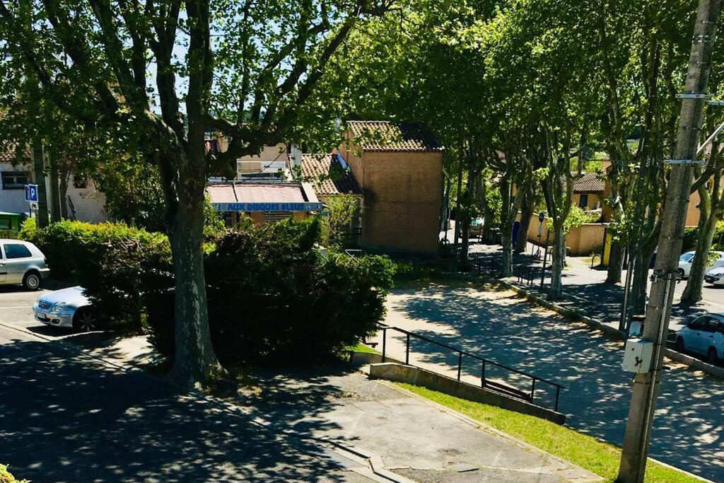Bleu Lavande - Coquet Appartement Ambiance Village Istres Extérieur photo